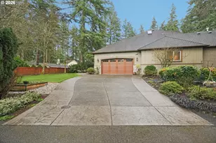 15915 Waluga Dr, Lake Oswego, OR 97035 - Photo 2