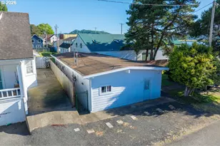 160 Spring St, Gardiner, OR 97441 - Photo 8