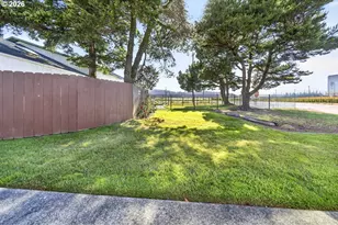 160 Spring St, Gardiner, OR 97441 - Photo 10