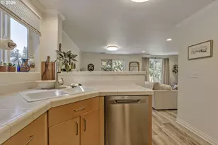 593 SW 207th Ave, Beaverton, OR 97006 - Photo 8