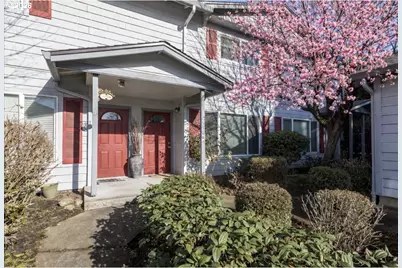 697 32nd St, Washougal, WA 98671 - Photo 1