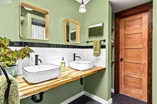 409 N 8th St, Cottage Grove, OR 97424 - Photo 18