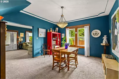 409 N 8th St, Cottage Grove, OR 97424 - Photo 10