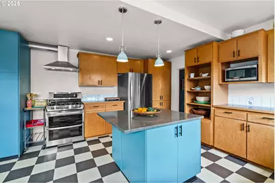 409 N 8th St, Cottage Grove, OR 97424 - Photo 14