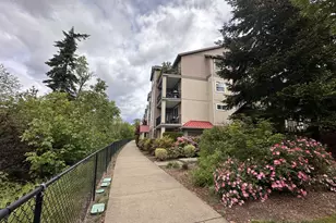 565 NW Lost Springs Terrace, Portland, OR 97229 - Photo 18