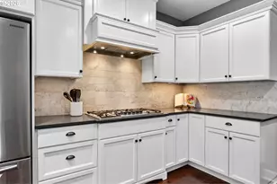 13286 SW Maplecrest Ct, Portland, OR 97223 - Photo 14