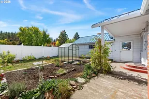 306 W 1st St, Wallowa, OR 97885 - Photo 20