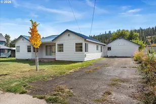 306 W 1st St, Wallowa, OR 97885 - Photo 2