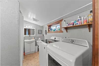 19115 Highway 42, Camas Valley, OR 97416 - Photo 16