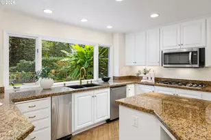 1618 S Corbett Hill Cir, Portland, OR 97219 - Photo 18