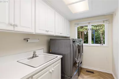 1618 S Corbett Hill Cir, Portland, OR 97219 - Photo 28