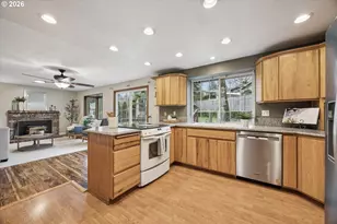 377 SE Barnes Ave, Gresham, OR 97080 - Photo 6