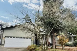 377 SE Barnes Ave, Gresham, OR 97080 - Photo 2