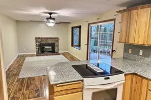 377 SE Barnes Ave, Gresham, OR 97080 - Photo 4