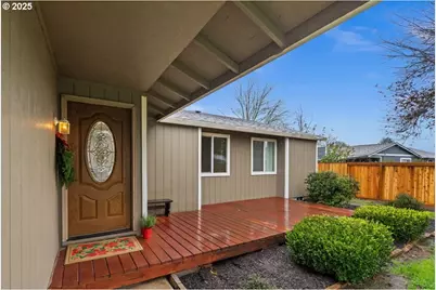 253 S Tarrybrooke Cir, Cornelius, OR 97113 - Photo 4