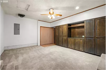 253 S Tarrybrooke Cir, Cornelius, OR 97113 - Photo 16