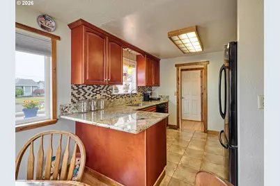 1090 Randolph Rd, Woodburn, OR 97071 - Photo 12