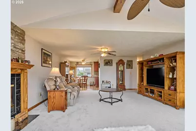 1090 Randolph Rd, Woodburn, OR 97071 - Photo 10