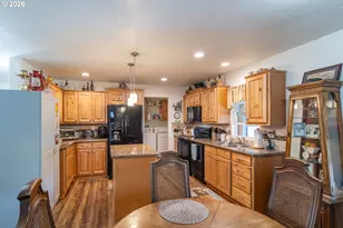 180 Nestucca Ln, Roseburg, OR 97471 - Photo 8