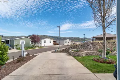 180 Nestucca Ln, Roseburg, OR 97471 - Photo 4