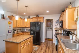 180 Nestucca Ln, Roseburg, OR 97471 - Photo 6