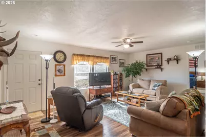 180 Nestucca Ln, Roseburg, OR 97471 - Photo 12