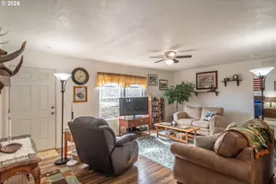 180 Nestucca Ln, Roseburg, OR 97471 - Photo 12