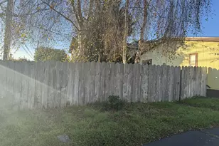 737 11th St, Bandon, OR 97411 - Photo 24