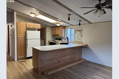 737 11th St, Bandon, OR 97411 - Photo 8