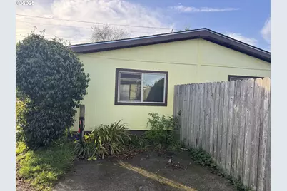 737 11th St, Bandon, OR 97411 - Photo 28