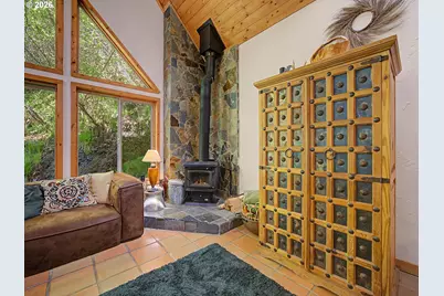 21561 E Hideaway Ln, Rhododendron, OR 97049 - Photo 10