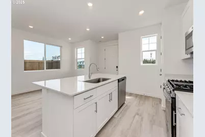 8415 SE Blanton St, Hillsboro, OR 97123 - Photo 6