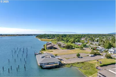 1080 Bay St #19, Florence, OR 97439 - Photo 32