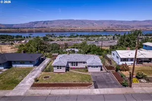 2207 E 10th St, The Dalles, OR 97058 - Photo 30