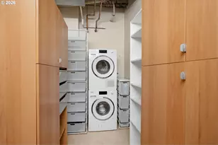 1221 SW 10th Ave, Portland, OR 97205 - Photo 32