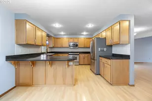 21612 SW Kristin Ct, Beaverton, OR 97003 - Photo 4