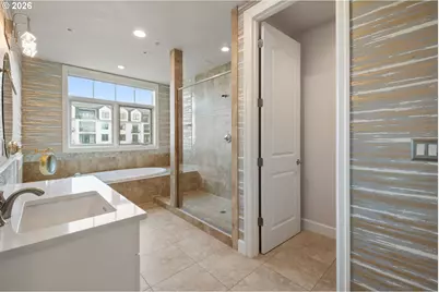 707 N Hayden Island Dr #215, Portland, OR 97217 - Photo 24