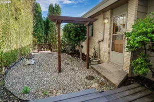 495 W 27th Ave, Eugene, OR 97405 - Photo 34