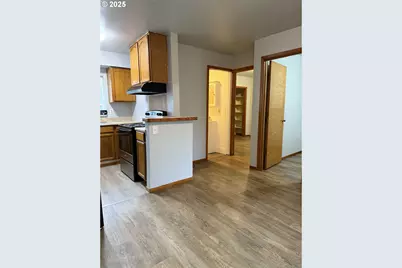 204 SW Water St, Sheridan, OR 97378 - Photo 4