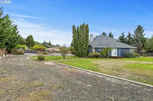 101 Aster St, Winchester, OR 97495 - Photo 8