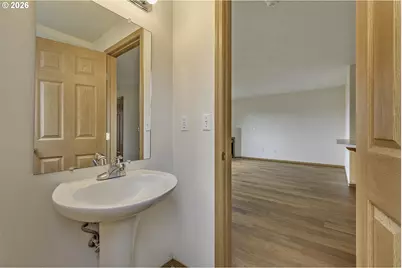 190 NE Skylar St, Hillsboro, OR 97124 - Photo 16