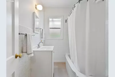 3666 NE 90th Ave, Portland, OR 97220 - Photo 18