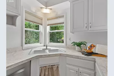 3666 NE 90th Ave, Portland, OR 97220 - Photo 16
