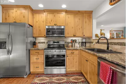 68653 E Bowmans Cir, Welches, OR 97067 - Photo 4