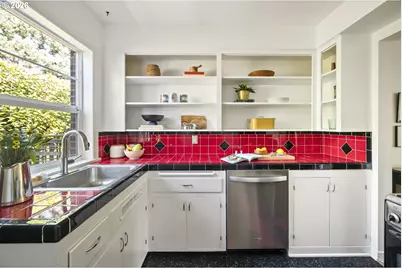 6504 N Commercial Ave #2, Portland, OR 97217 - Photo 12