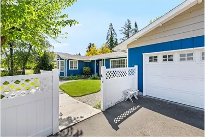 975 Fruitdale Dr, Grants Pass, OR 97527 - Photo 4