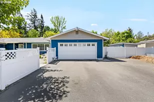 975 Fruitdale Dr, Grants Pass, OR 97527 - Photo 2