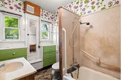 1724 NE 49th Ave, Portland, OR 97213 - Photo 8
