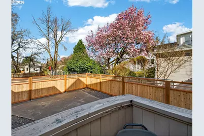 237 239 NE Graham St, Portland, OR 97212 - Photo 22