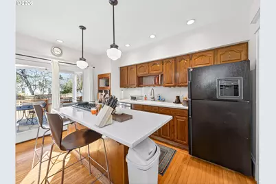 237 239 NE Graham St, Portland, OR 97212 - Photo 12